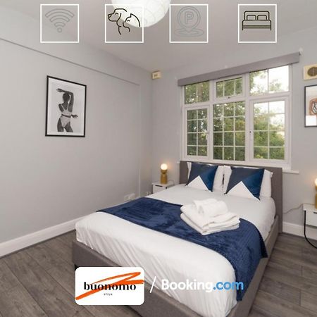 Two Bedroom Apartment By Buonomo Stays Short Lets & Serviced Accommodation With Balcony Londra Esterno foto