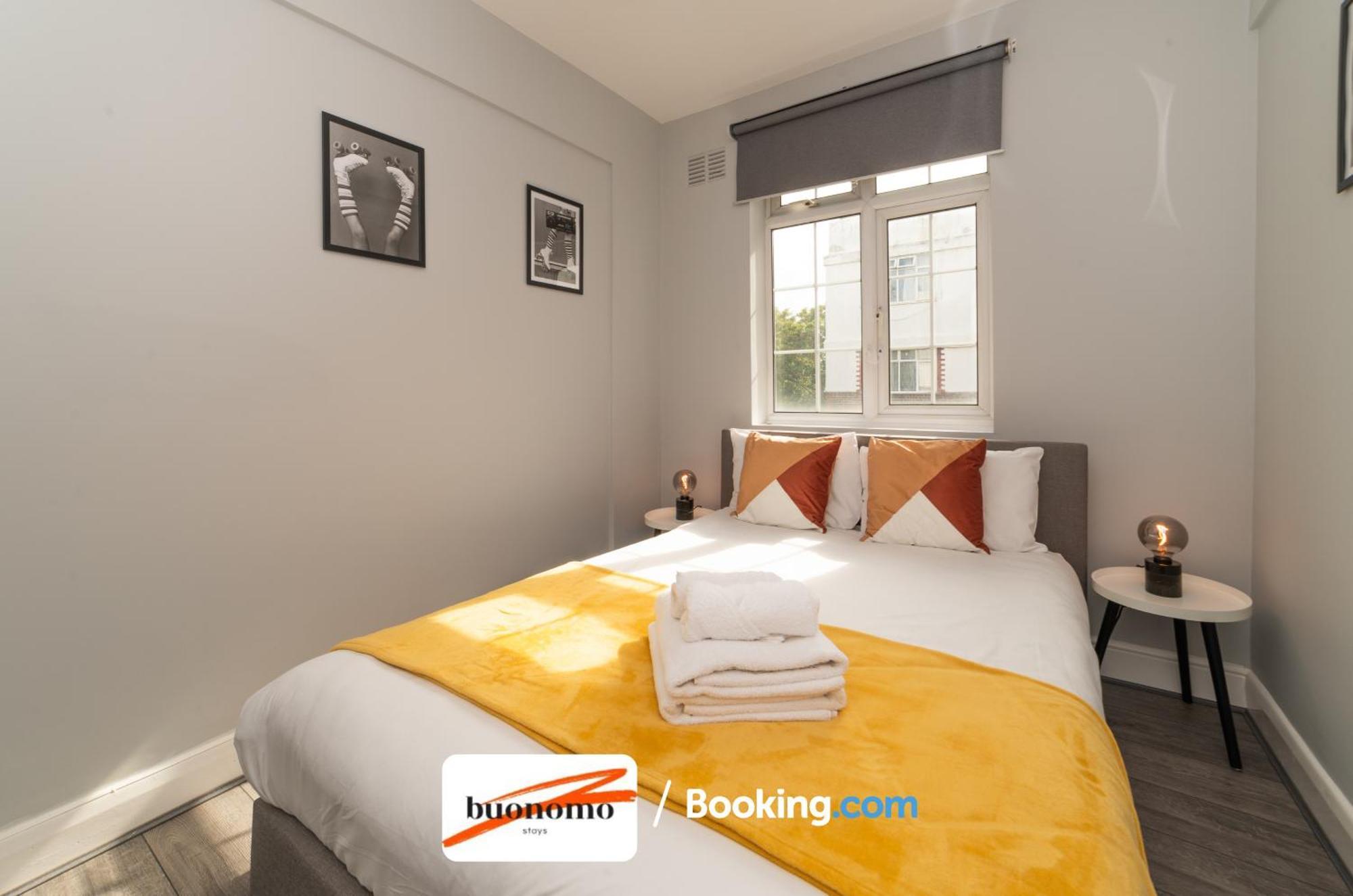 Two Bedroom Apartment By Buonomo Stays Short Lets & Serviced Accommodation With Balcony Londra Esterno foto