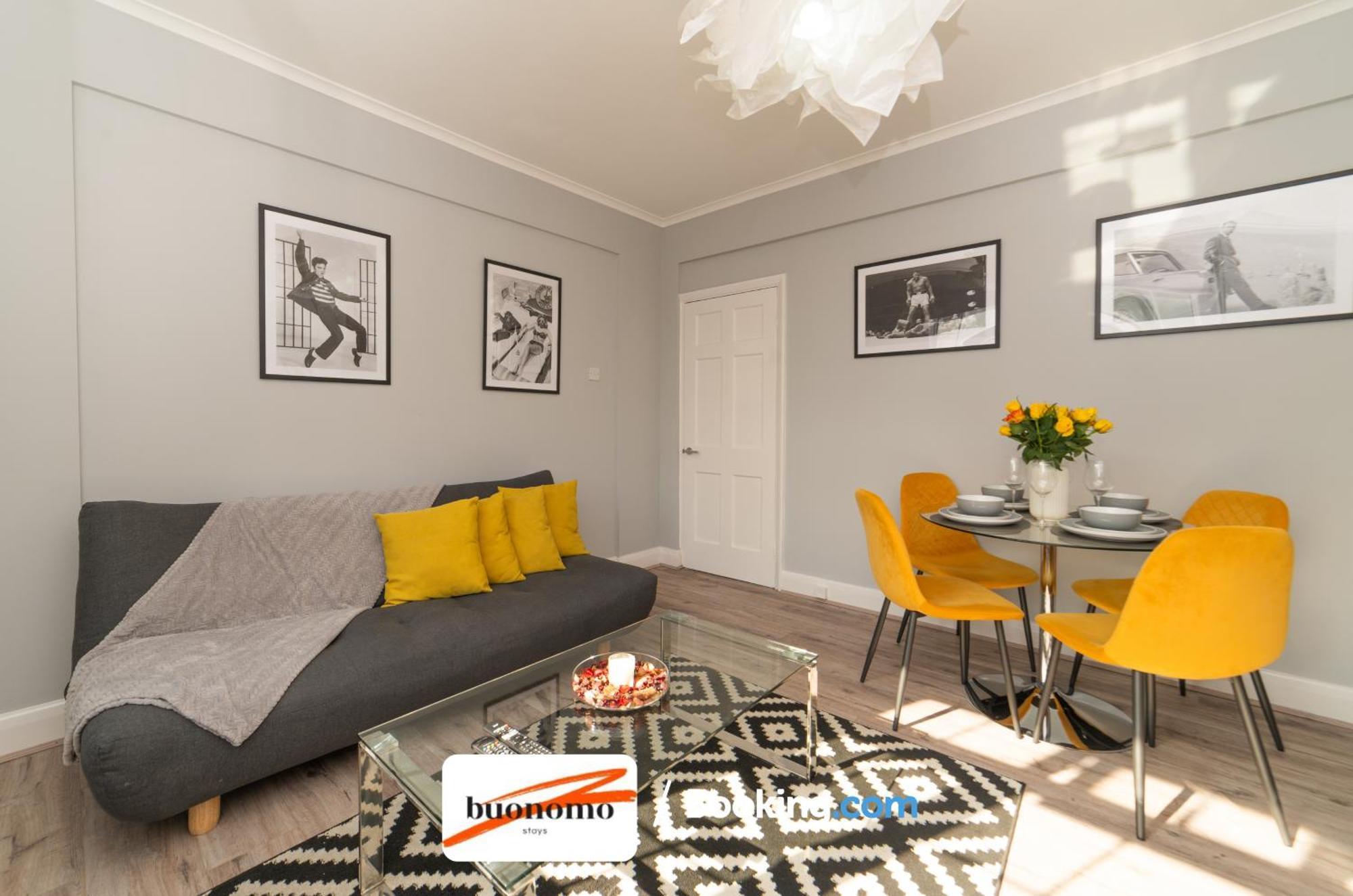 Two Bedroom Apartment By Buonomo Stays Short Lets & Serviced Accommodation With Balcony Londra Esterno foto